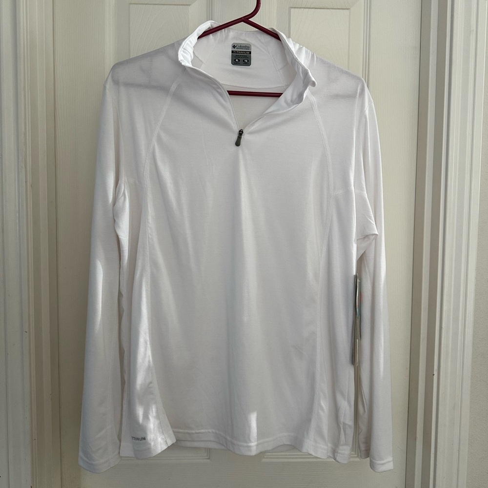 Columbia Sportswear, white long sleeve, mountain tech half zip shirt
